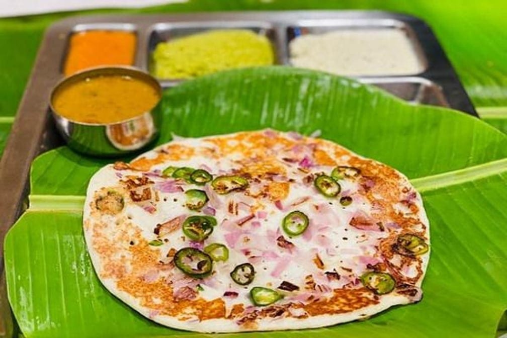 Tomato & Onion Uthappam.