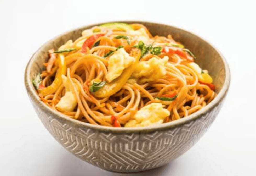 Egg Hakka Noodles.