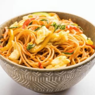 Egg Hakka Noodles